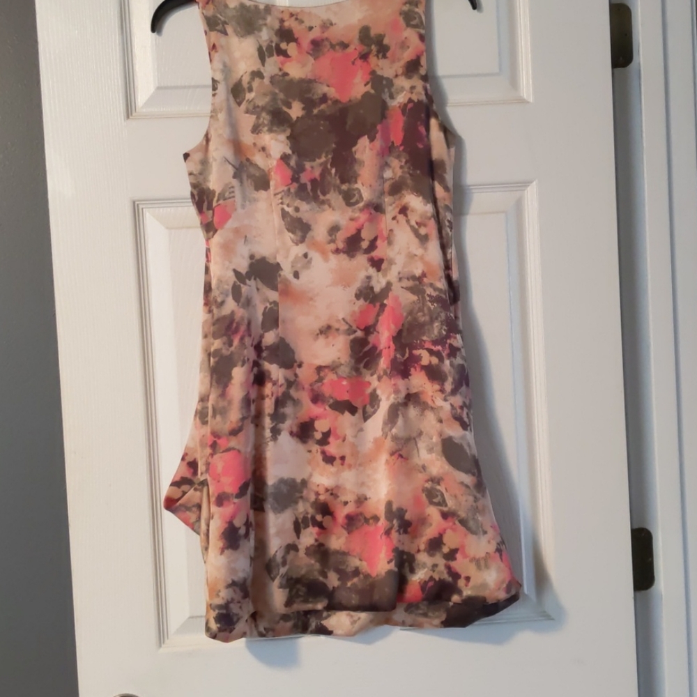 Spring dress - Picture 5 of 5